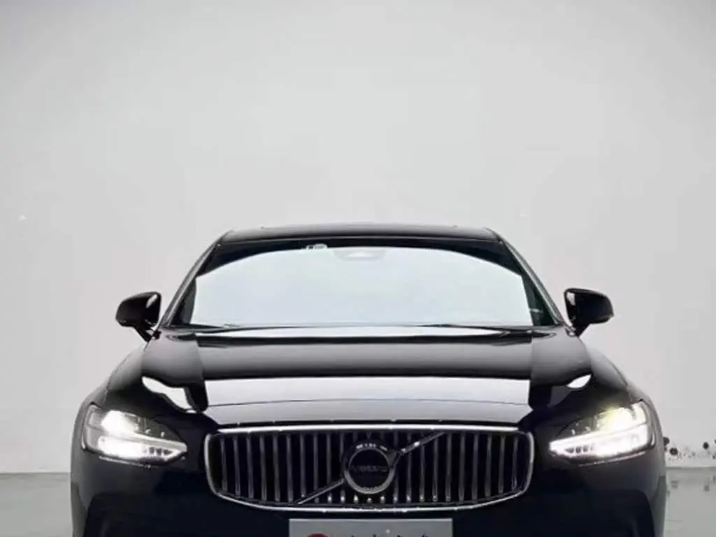 Volvo S90 2023 — Photo 2/14
