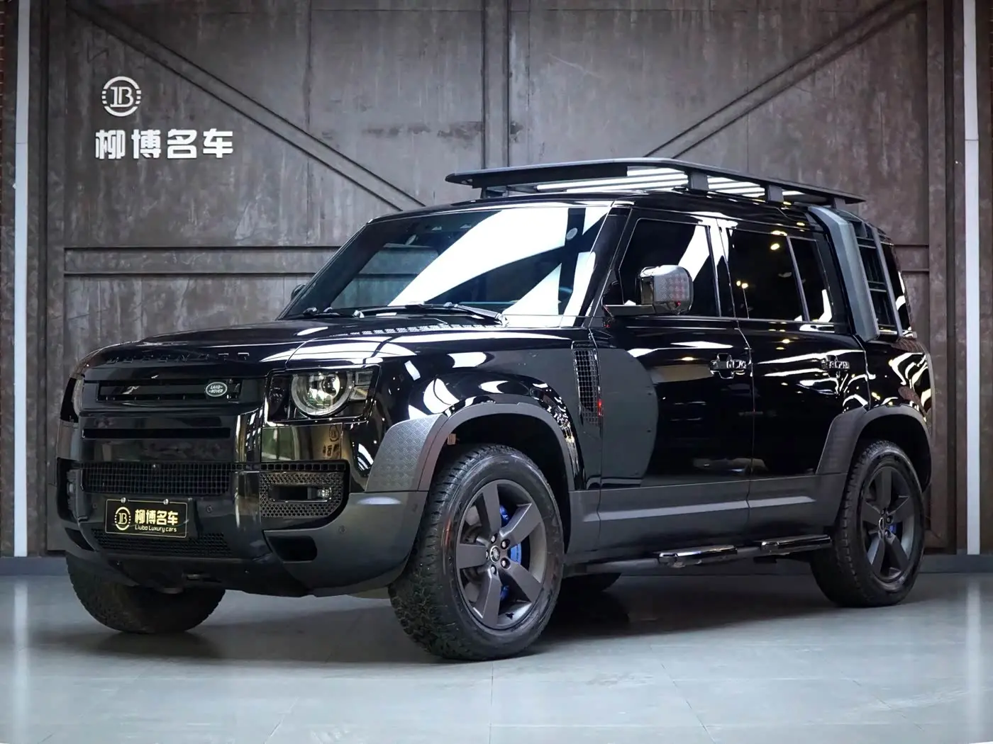 Land Rover Defender 2023 — Фото 1/20