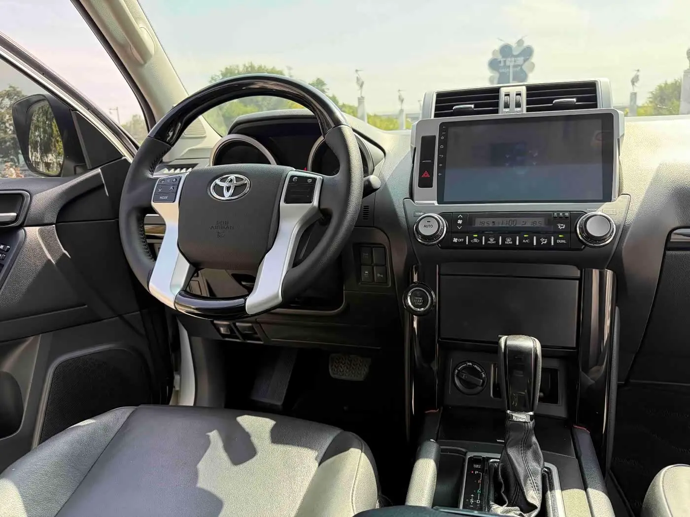 Toyota Prado 2017 — Photo 11/19