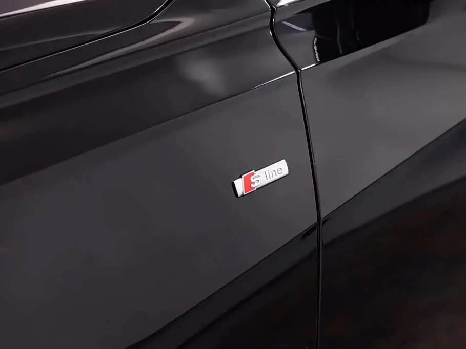 Audi A6L 2021 — Şəkil 13/18