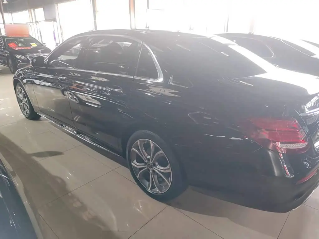 Mercedes-Benz E-Class 2020 — Photo 7/11