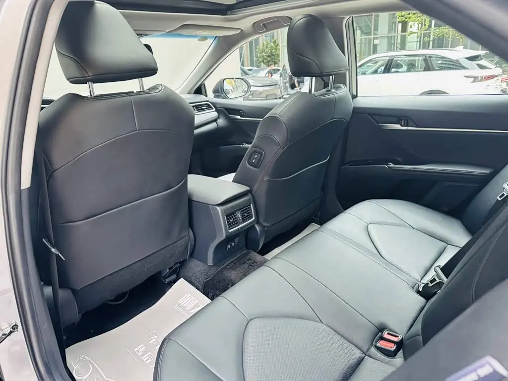 Toyota Camry 2022 — Photo 10/20