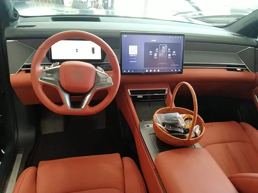BYD Tang L 2025 — Photo 10/20