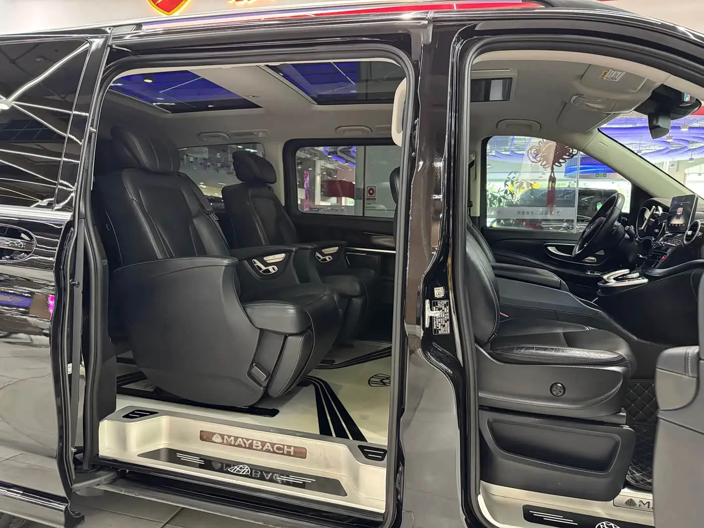 Mercedes-Benz V-Class 2020 — Фото 12/20