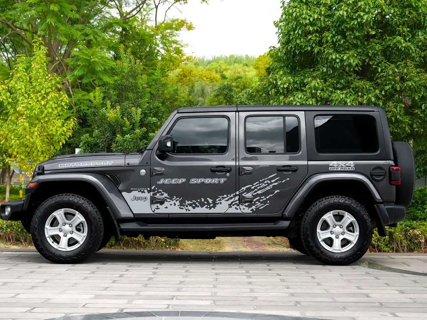 Jeep Wrangler 2018 — Фото 9/14