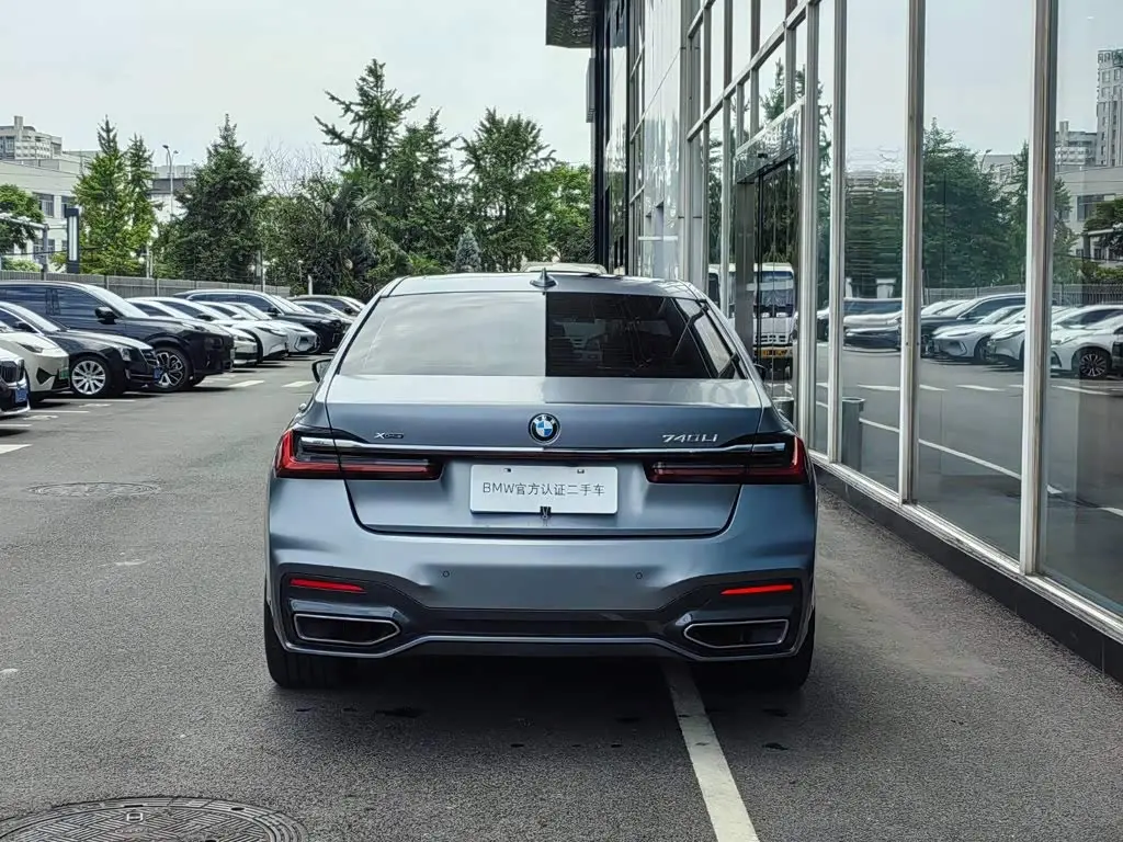 BMW 7 Series 2021 — Photo 4/9