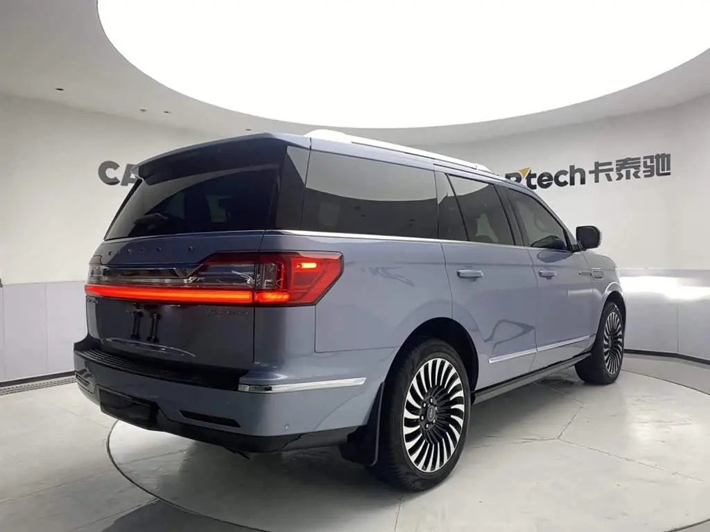Lincoln Navigator 2023 — Şəkil 5/20