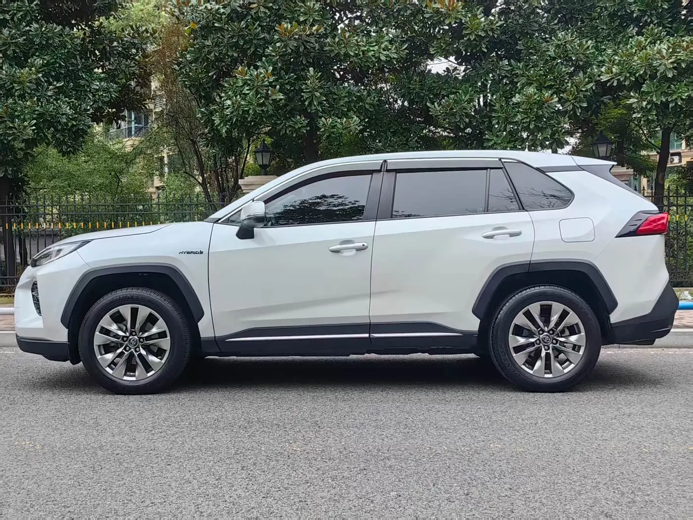 Toyota Wildlander 2021 — Şəkil 8/19