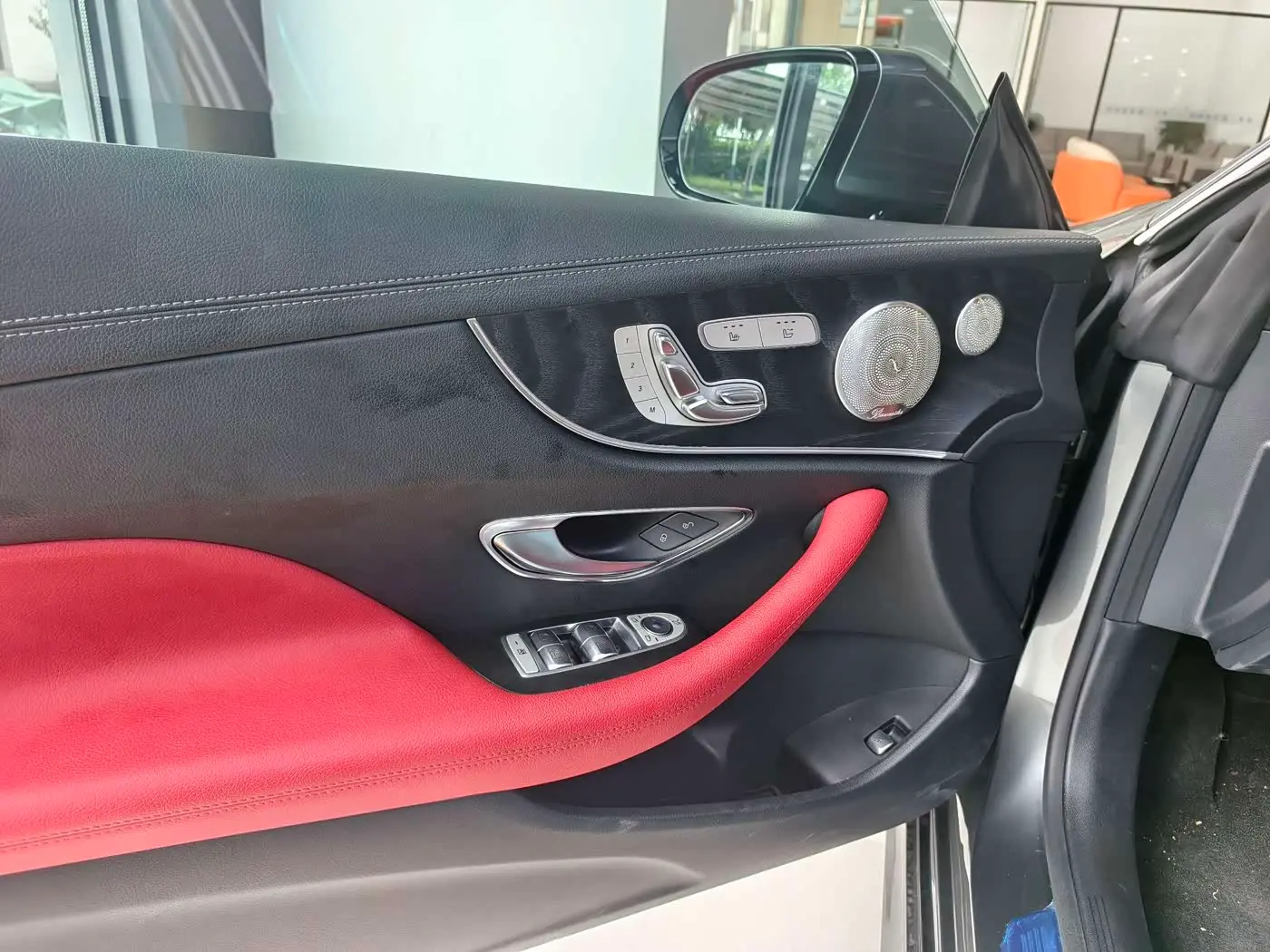 Mercedes-Benz E-Class 2019 — ფოტო 15/17