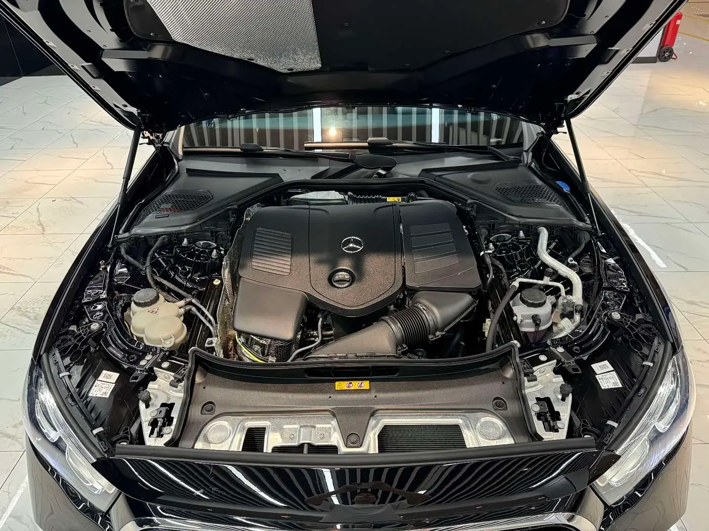 Mercedes-Benz E-Class 2026 — Şəkil 16/16