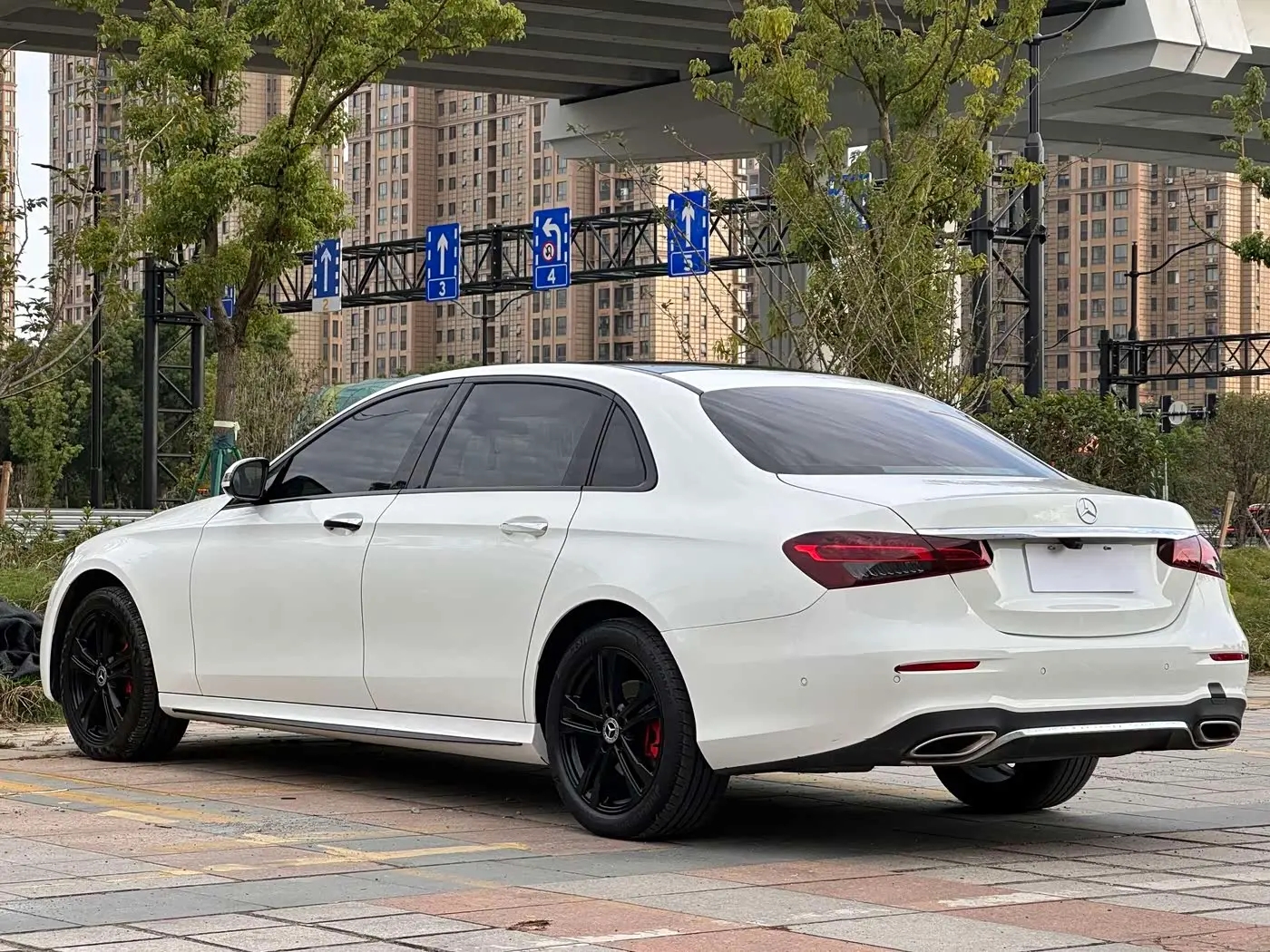 Mercedes-Benz E-Class 2020 — Фото 15/17
