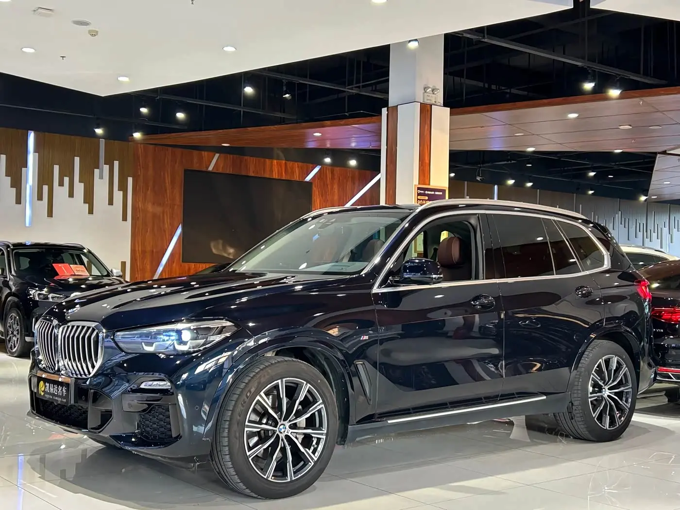 BMW X5 2021 — Фото 1/20