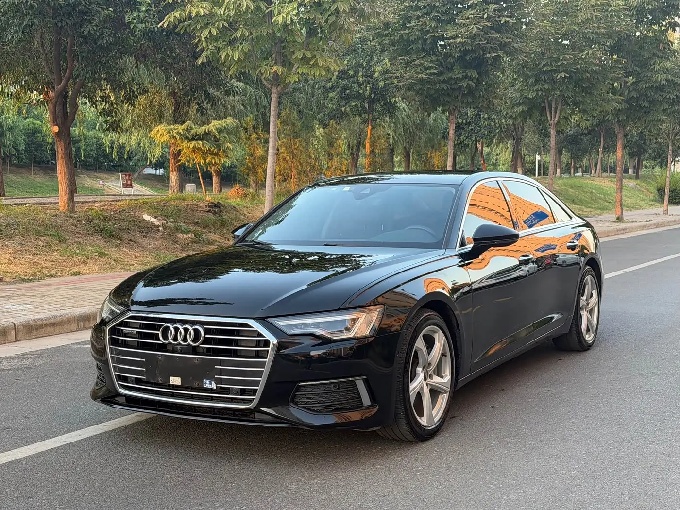 Audi A6L 2020 — Фото 1/9