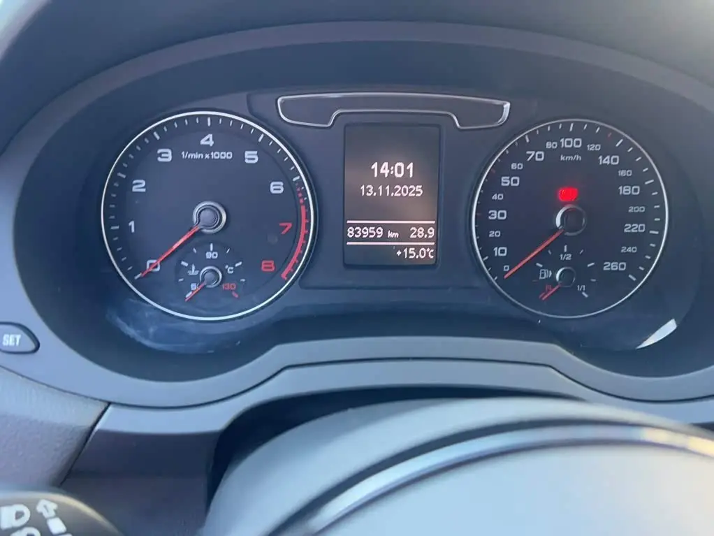 Audi Q3 2018 — Şəkil 11/11