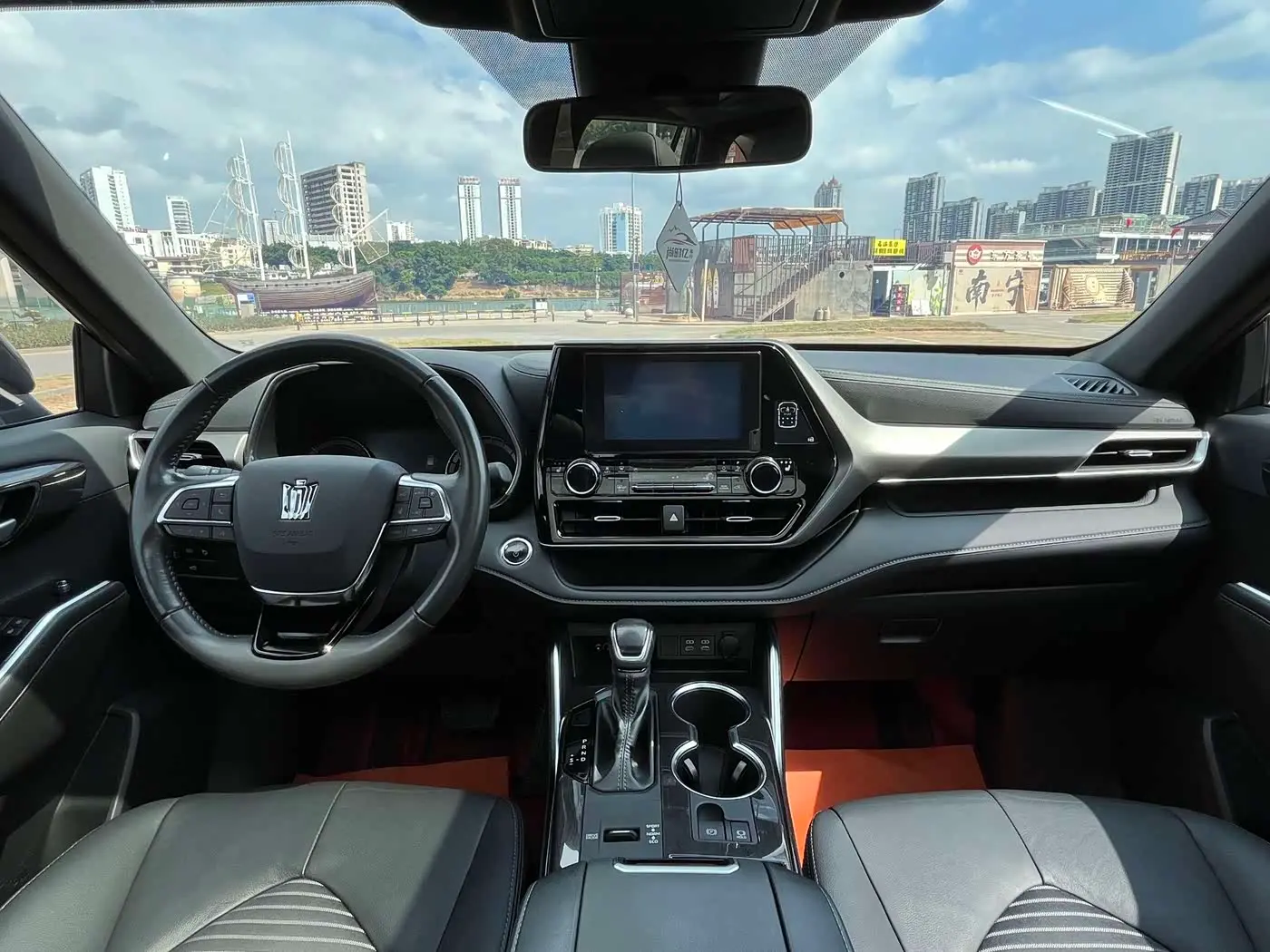 Toyota Crown Kluger 2024 — Photo 15/20