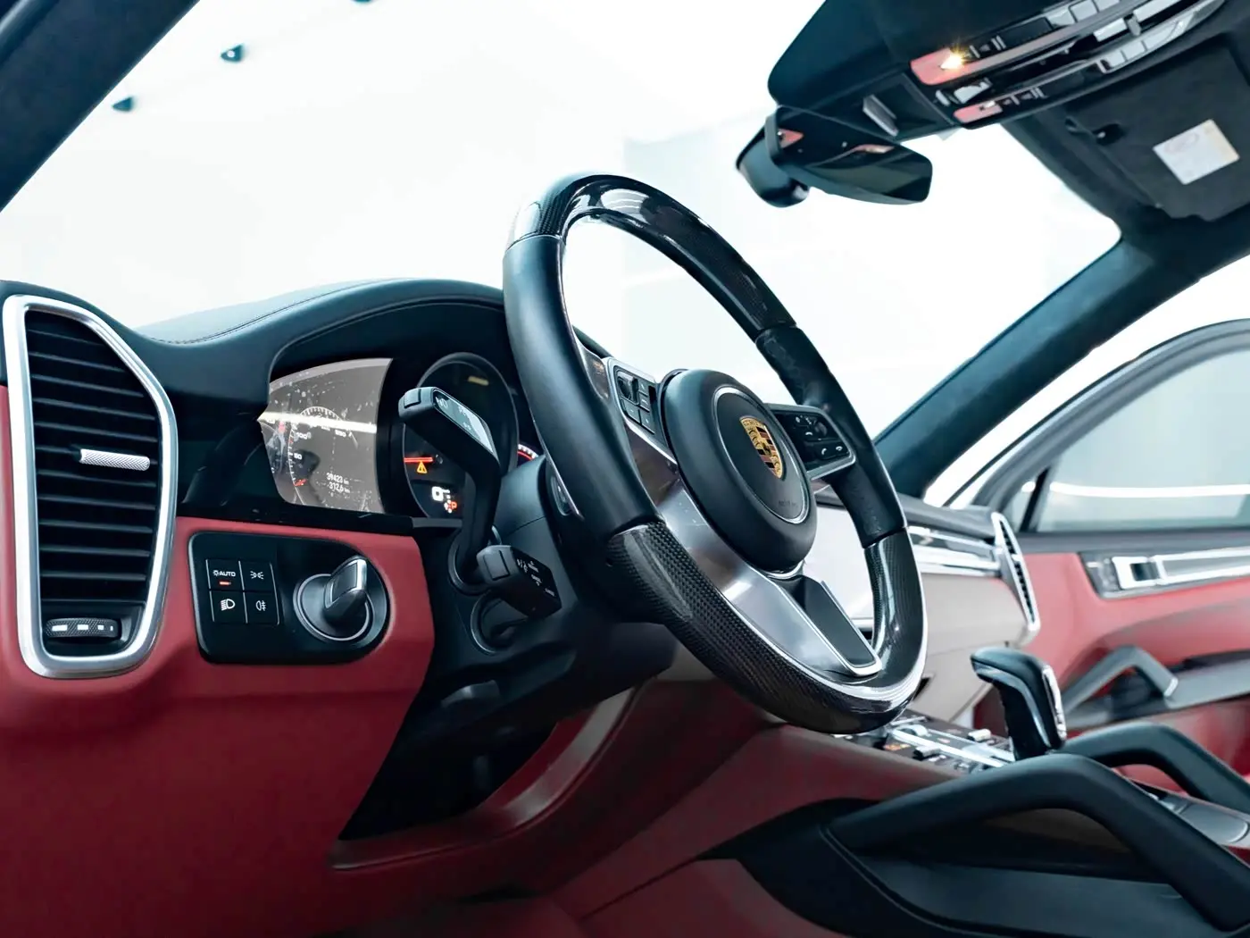 Porsche Cayenne 2023 — Фото 10/19
