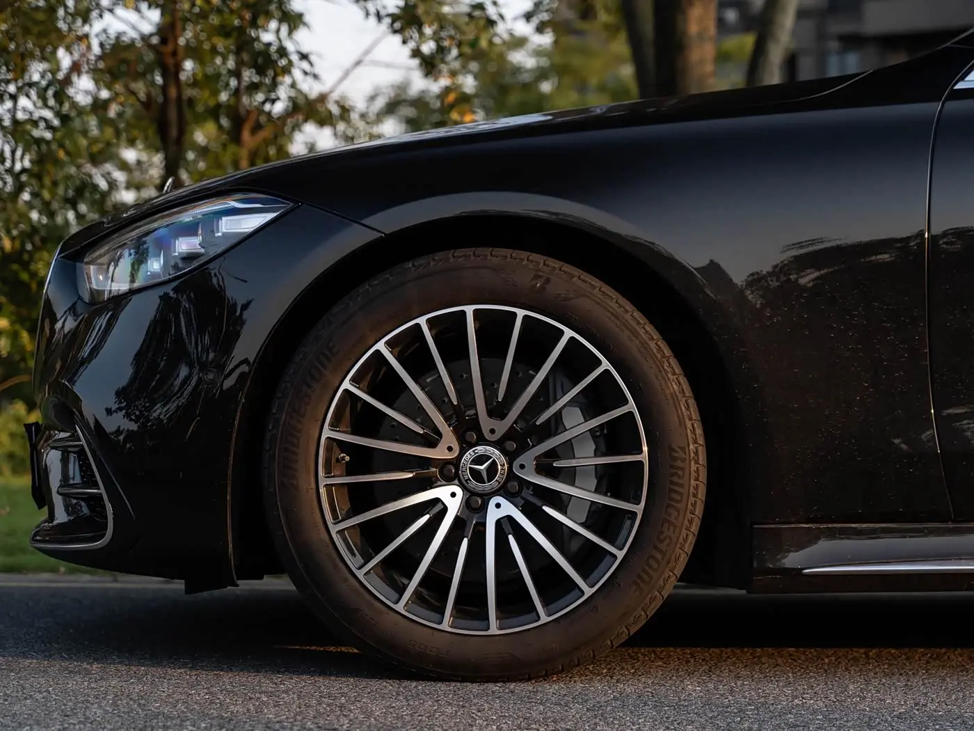Mercedes-Benz S-Class 2023 — Photo 6/13