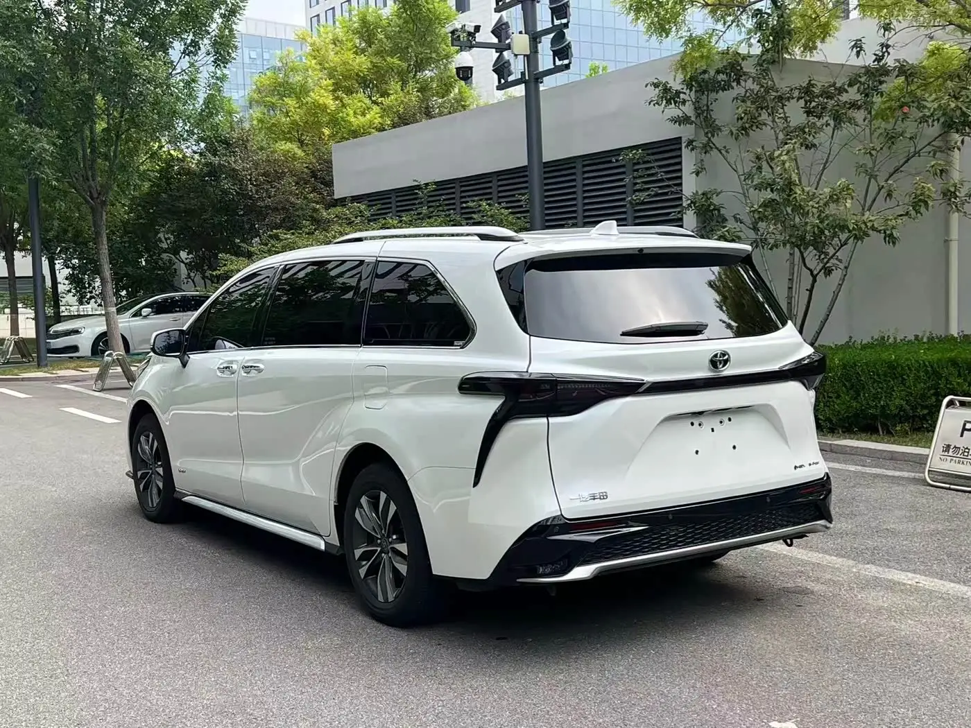 Toyota Granvia 2025 — Photo 5/20