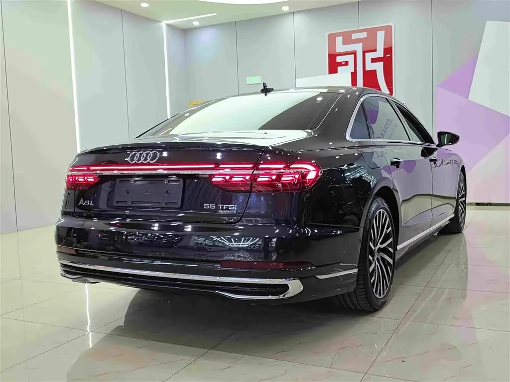 Audi A8 2025 — Фото 6/18