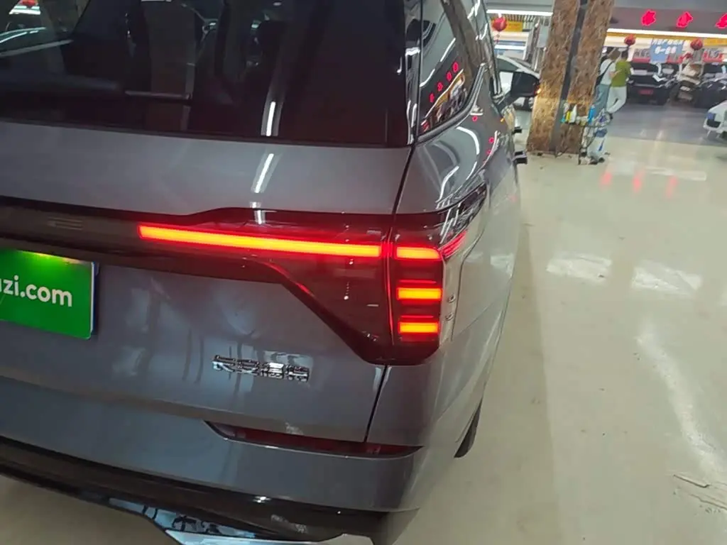 Ford Edge 2025 — Şəkil 8/20