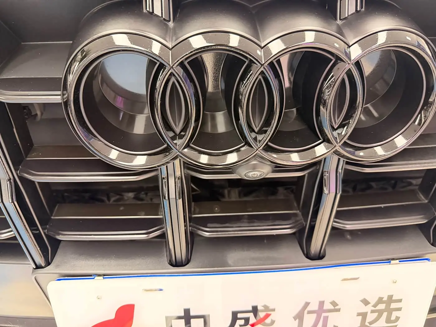 Audi Q7 2023 — Photo 5/20