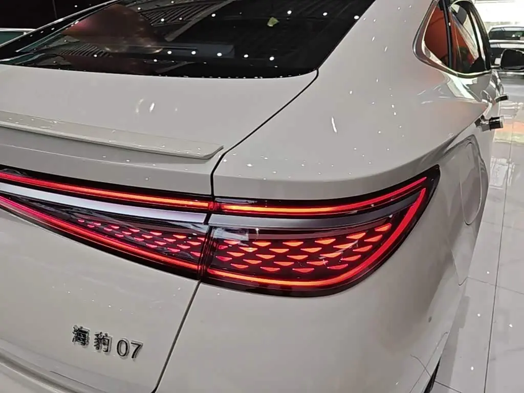 BYD Seal 07 DM-i 2025 — Şəkil 8/20