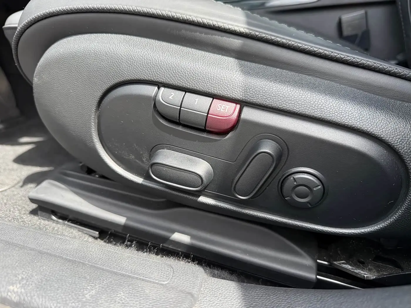 MINI CLUBMAN 2024 — Фото 11/20