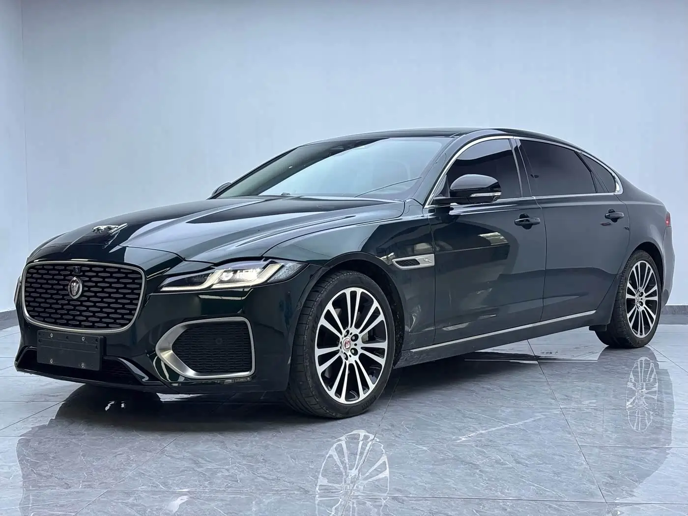Jaguar XFL 2024 — ფოტო 1/9