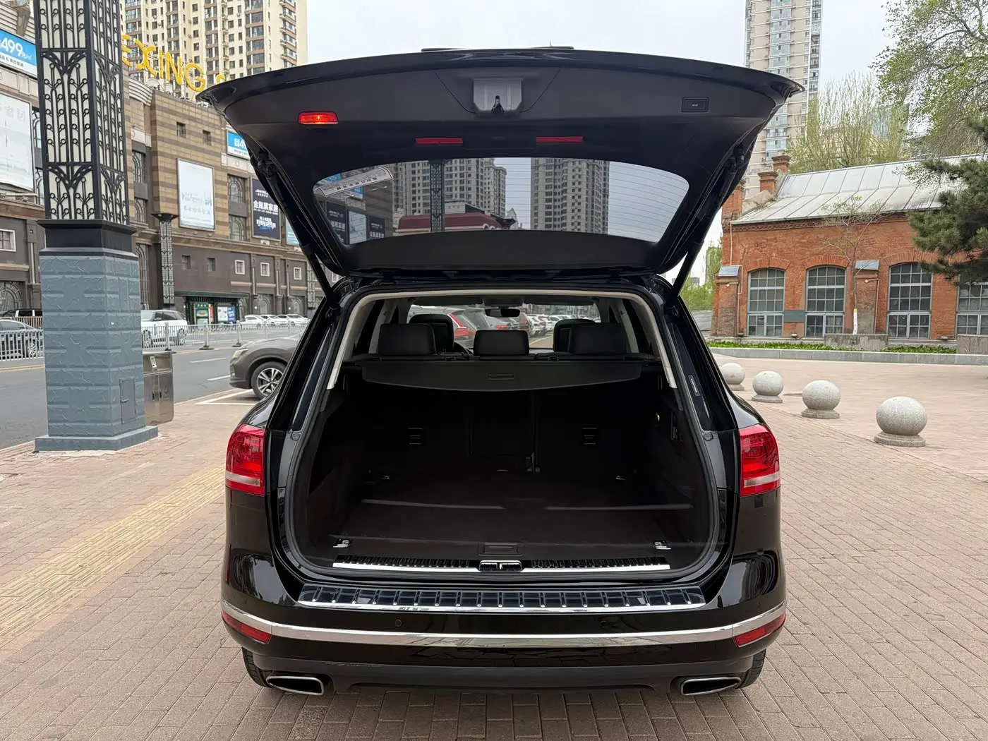 Volkswagen Touareg 2018 — Фото 8/19