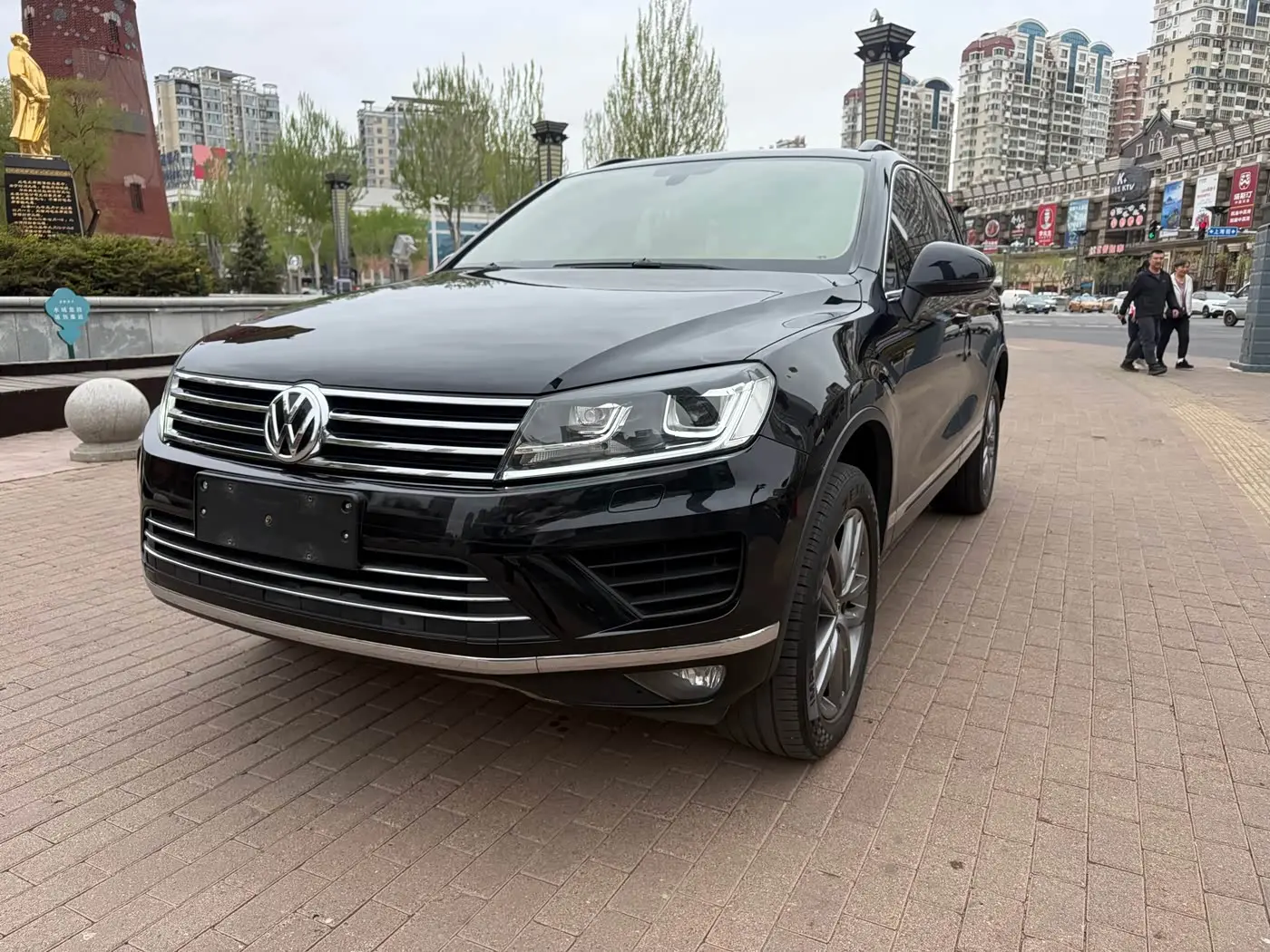 Volkswagen Touareg 2018 — Фото 1/19