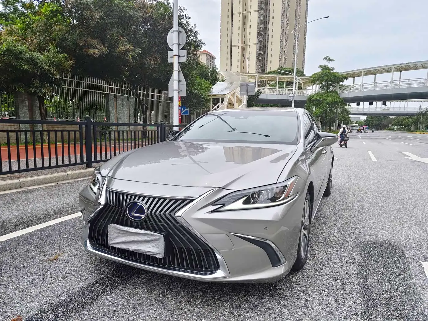 Lexus ES 2020 — Фото 1/11
