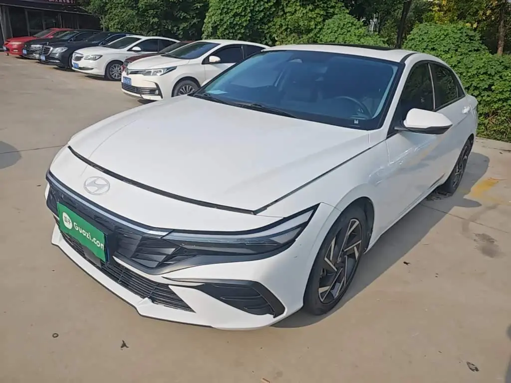 Hyundai Elantra, 2024