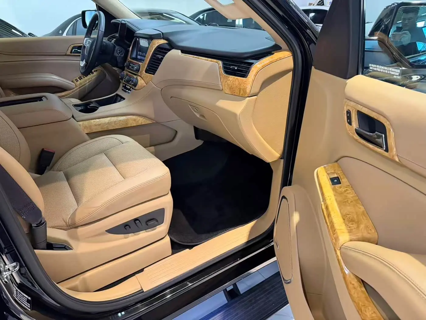 Daolangge GMC Yukon 2018 — Photo 9/16