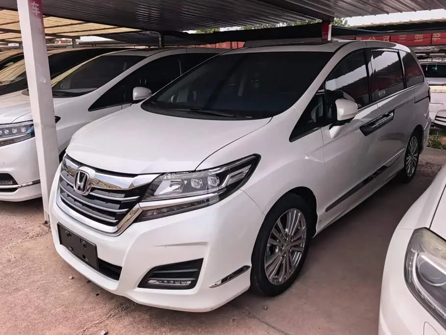 Honda Elysion 2019 — Photo 1/16