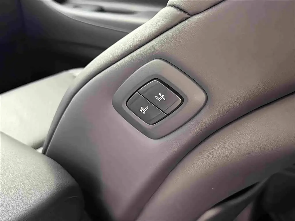 Toyota Alphard 2023 — Фото 16/20