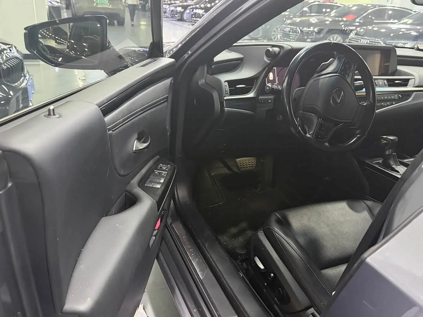 Lexus ES 2019 — Şəkil 3/15
