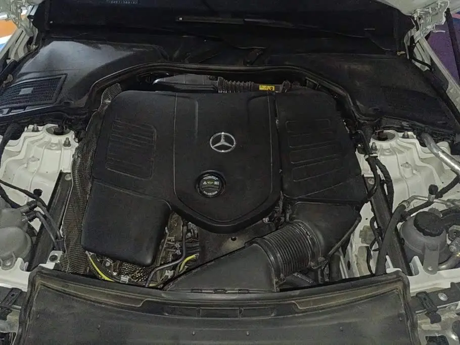 Mercedes-Benz C-Class 2025 — Şəkil 10/16