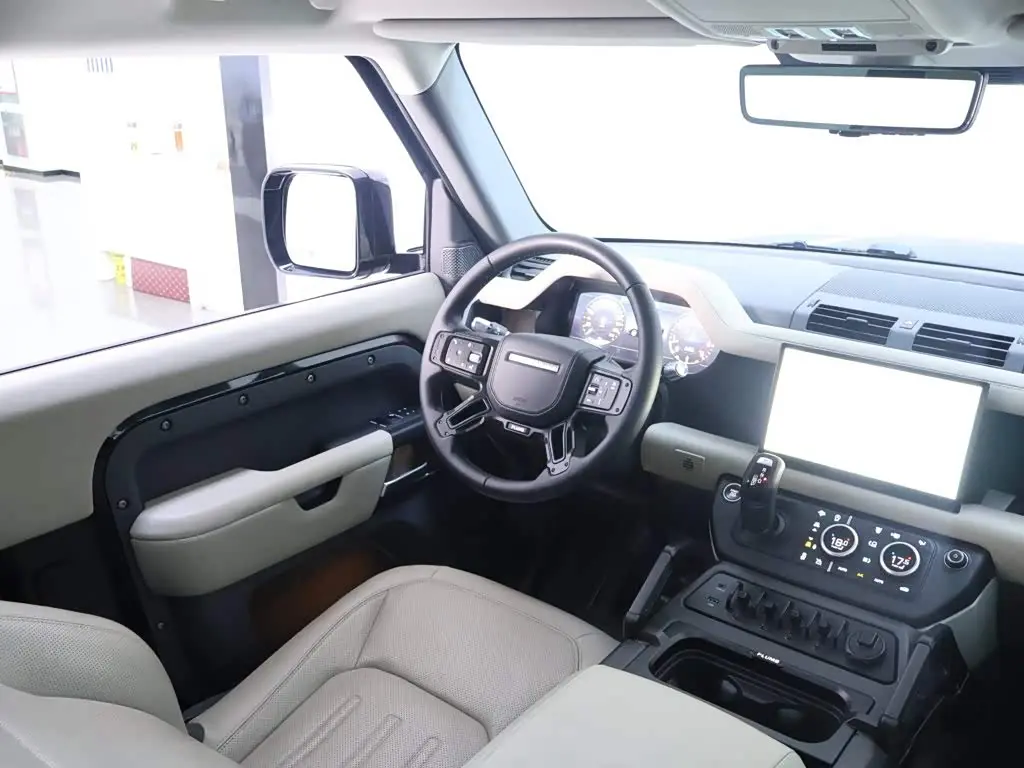 Land Rover Defender 2022 — ფოტო 14/20