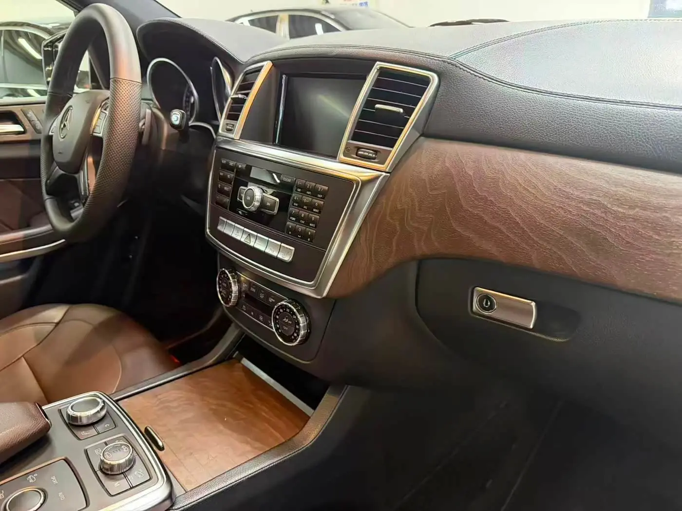 Mercedes-Benz GL-Class 2014 — Photo 8/15