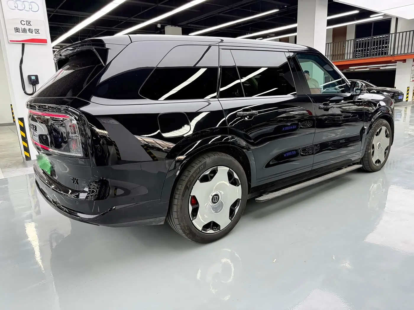 ZEEKR 9X 2026 — Photo 15/17