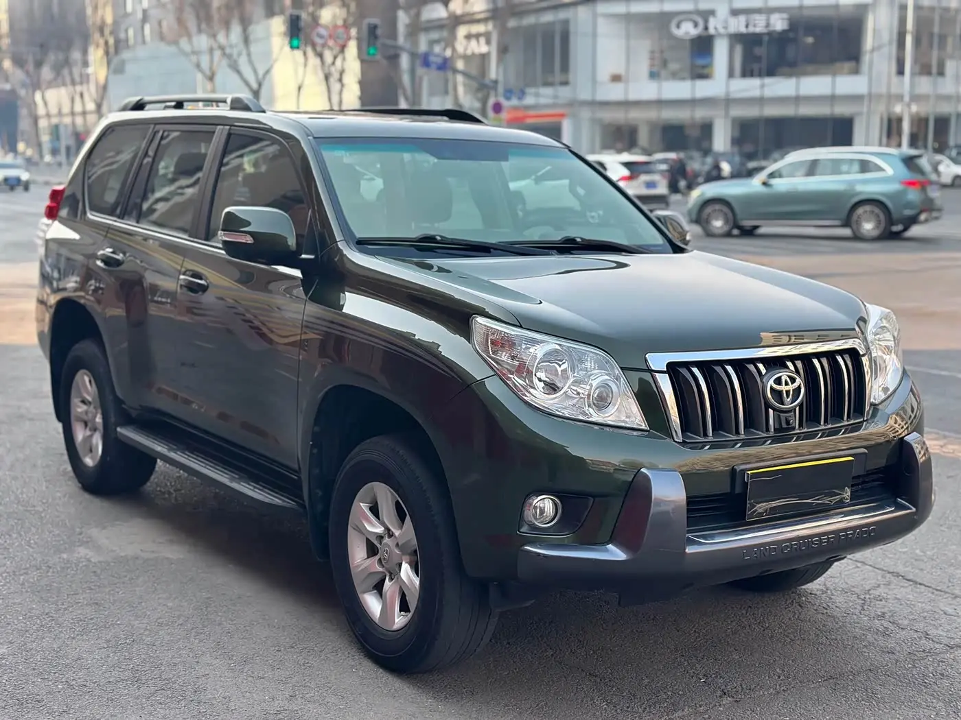 Toyota Prado 2012 — Photo 2/11