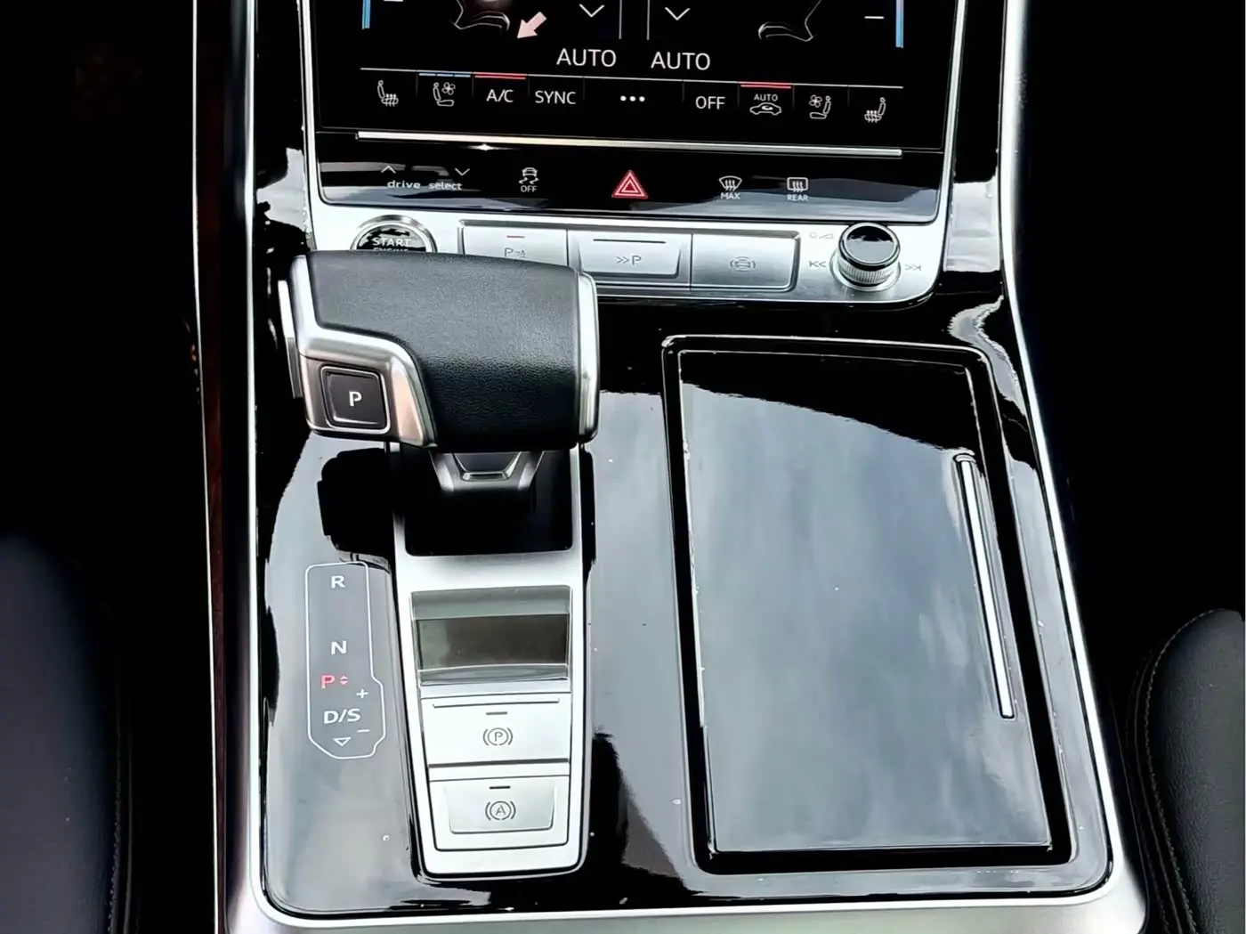 Audi Q7 2023 — Фото 8/14