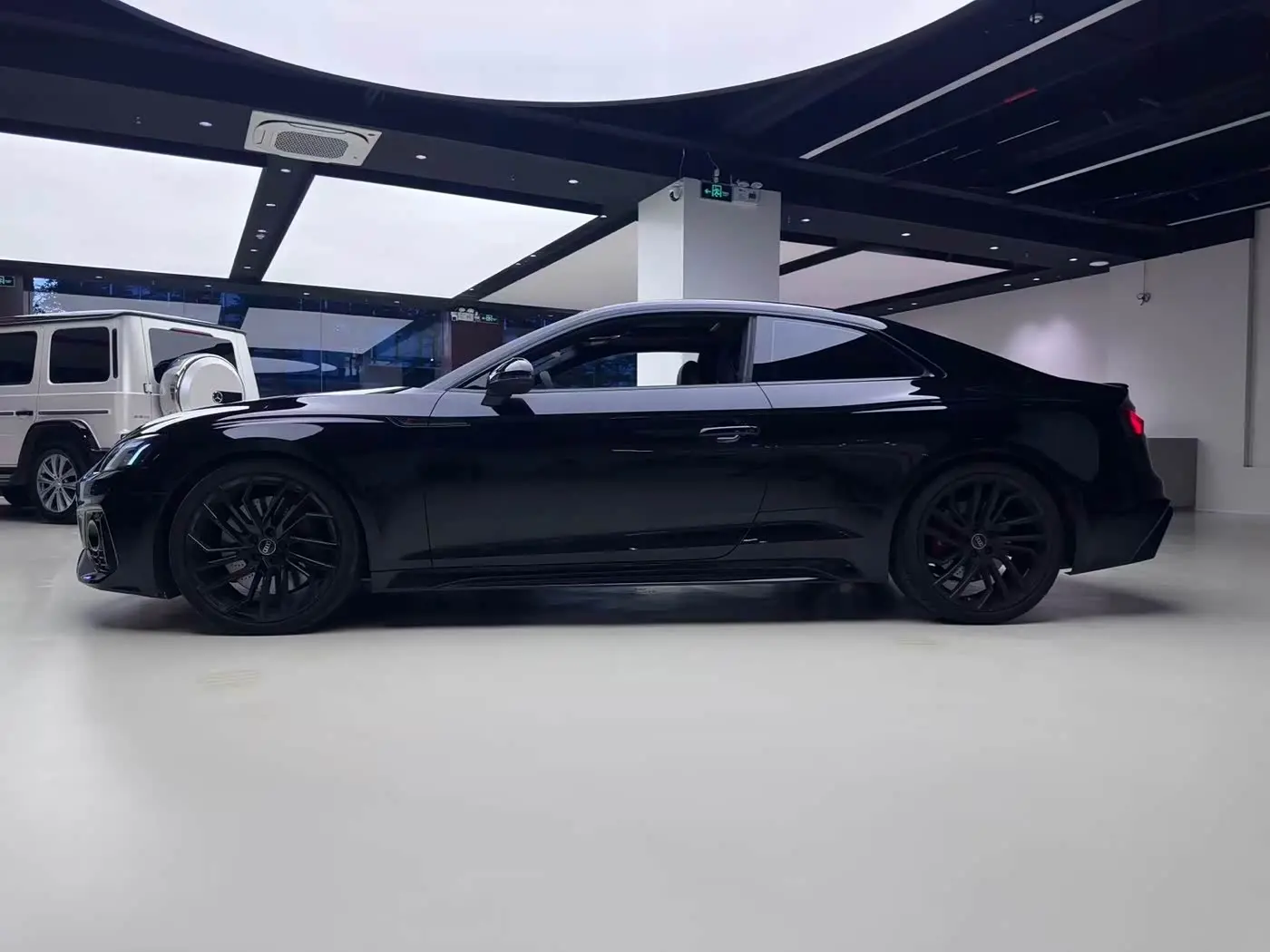 Audi RS 5 2023 — Фото 7/17