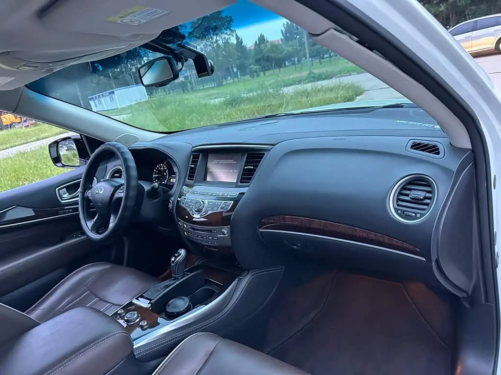Infiniti QX60 2017 — ფოტო 17/20