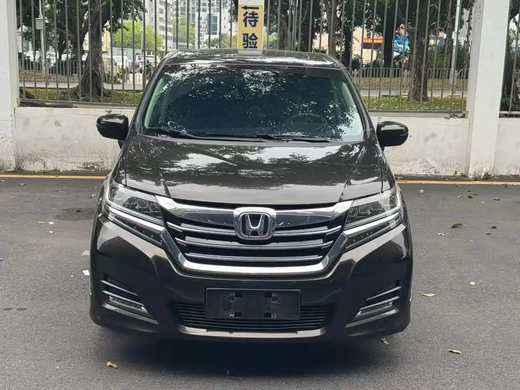 Honda Elysion 2018 — Photo 3/9