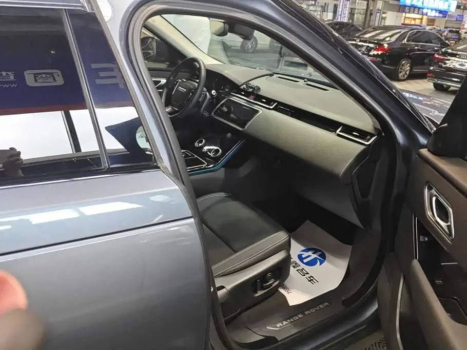 Land Rover Range Rover Velar 2021 — Photo 8/16