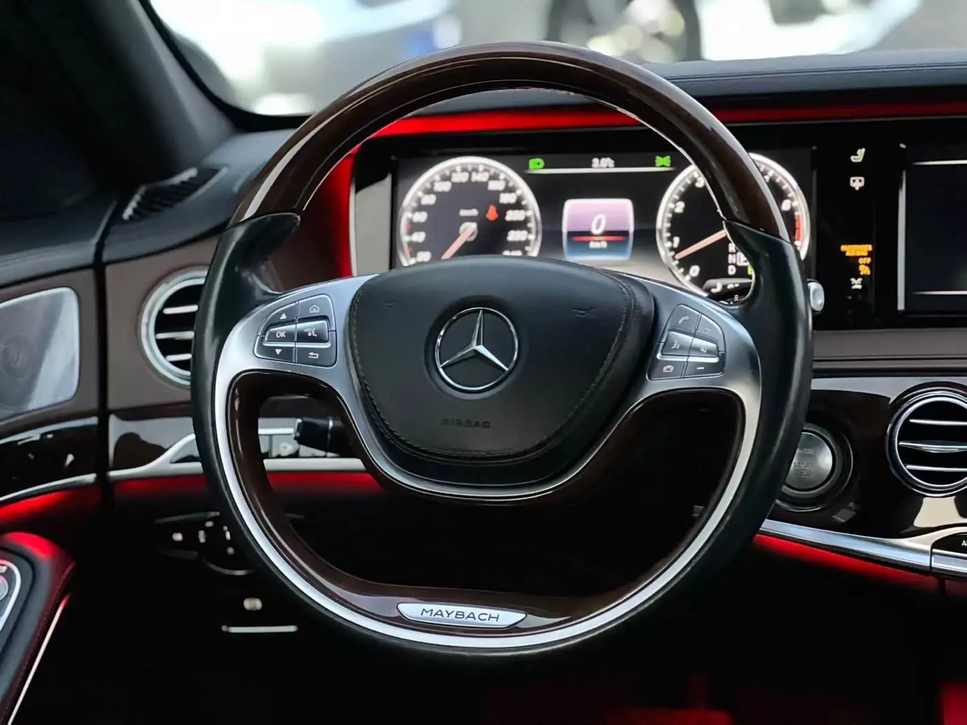 Mercedes-Benz Maybach S-Class 2017 — Photo 8/11