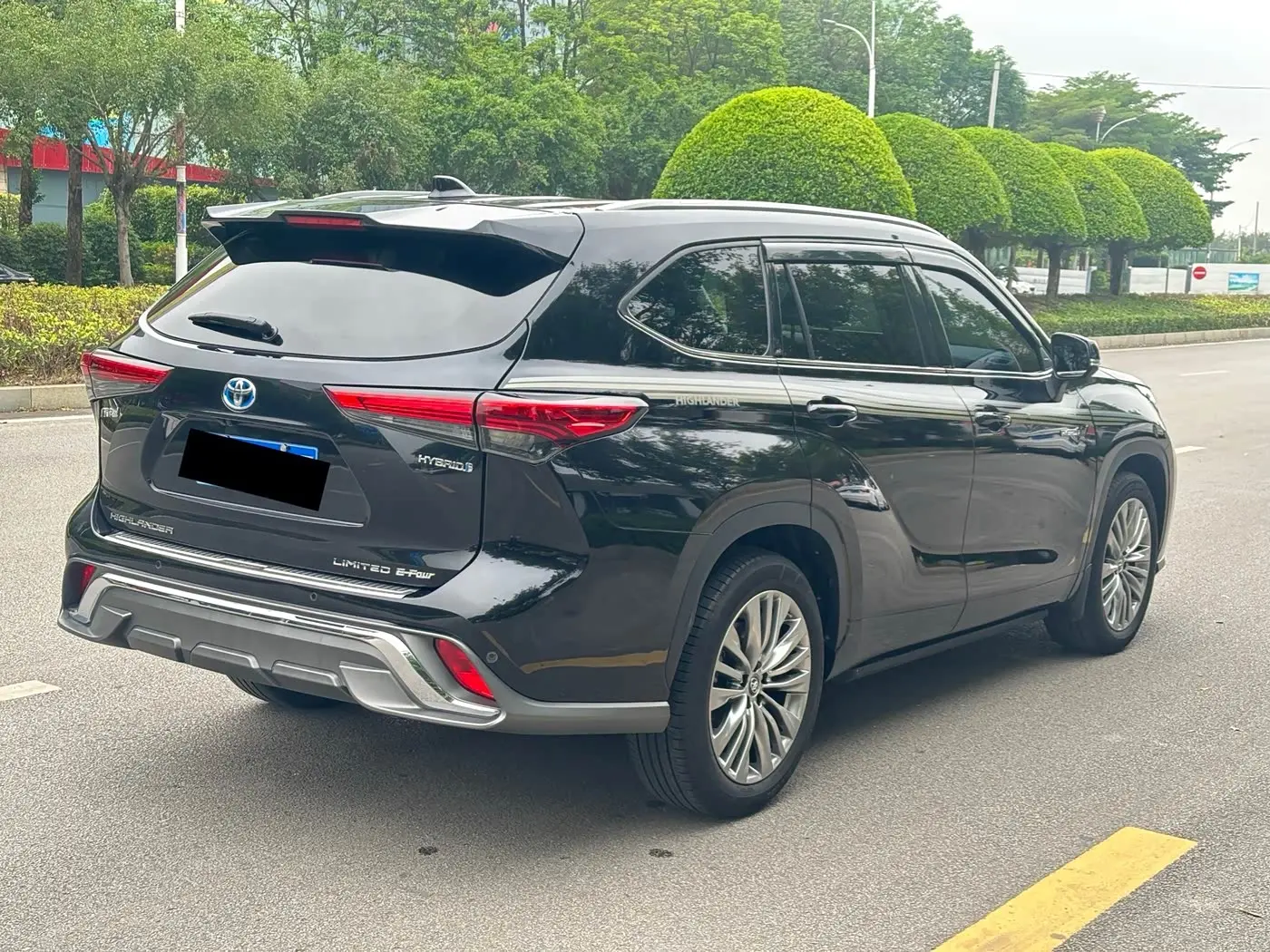 Toyota Highlander 2021 — Фото 6/14