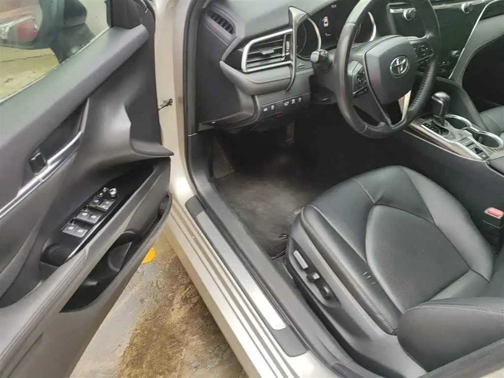 Toyota Camry 2019 — Photo 16/20
