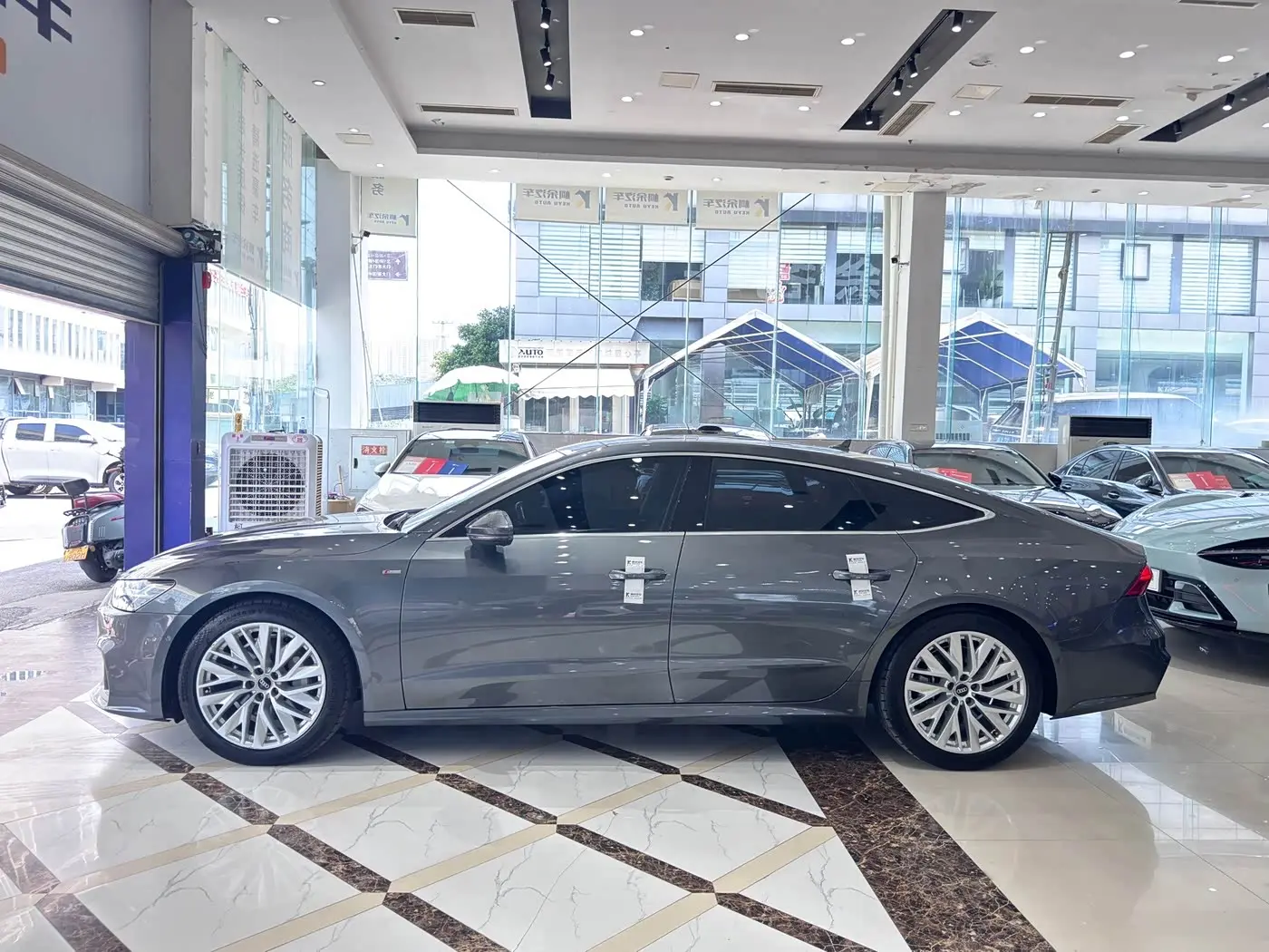 Audi A7 2021 — Фото 16/16